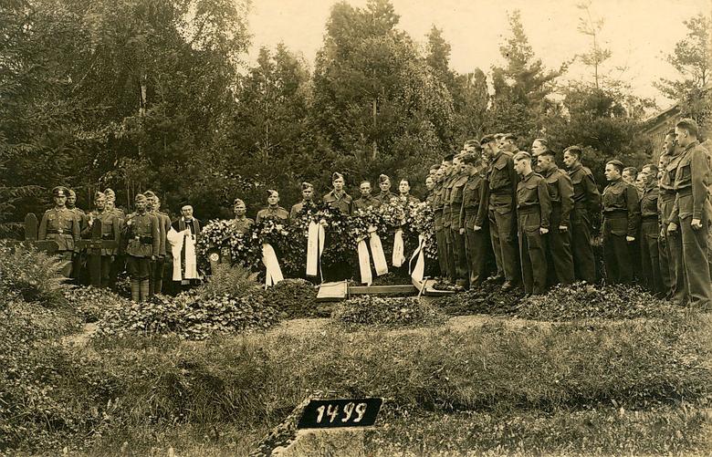 Funeral at Stalag IX-C