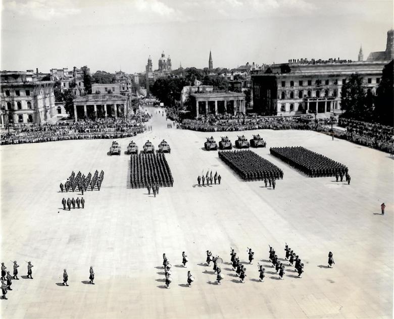 5/7th Gordons & 10th Armored, Munich, 1945